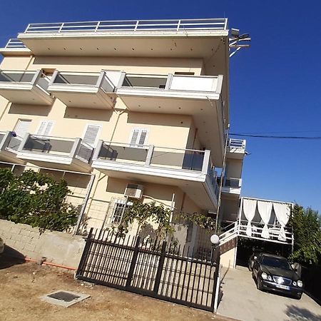 Collaku Apartment'S Vlorë Buitenkant foto