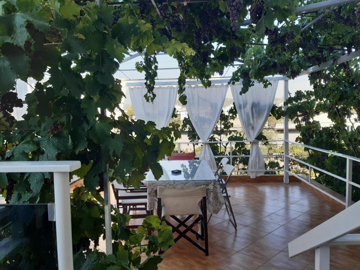 Collaku Apartment'S Vlorë Buitenkant foto