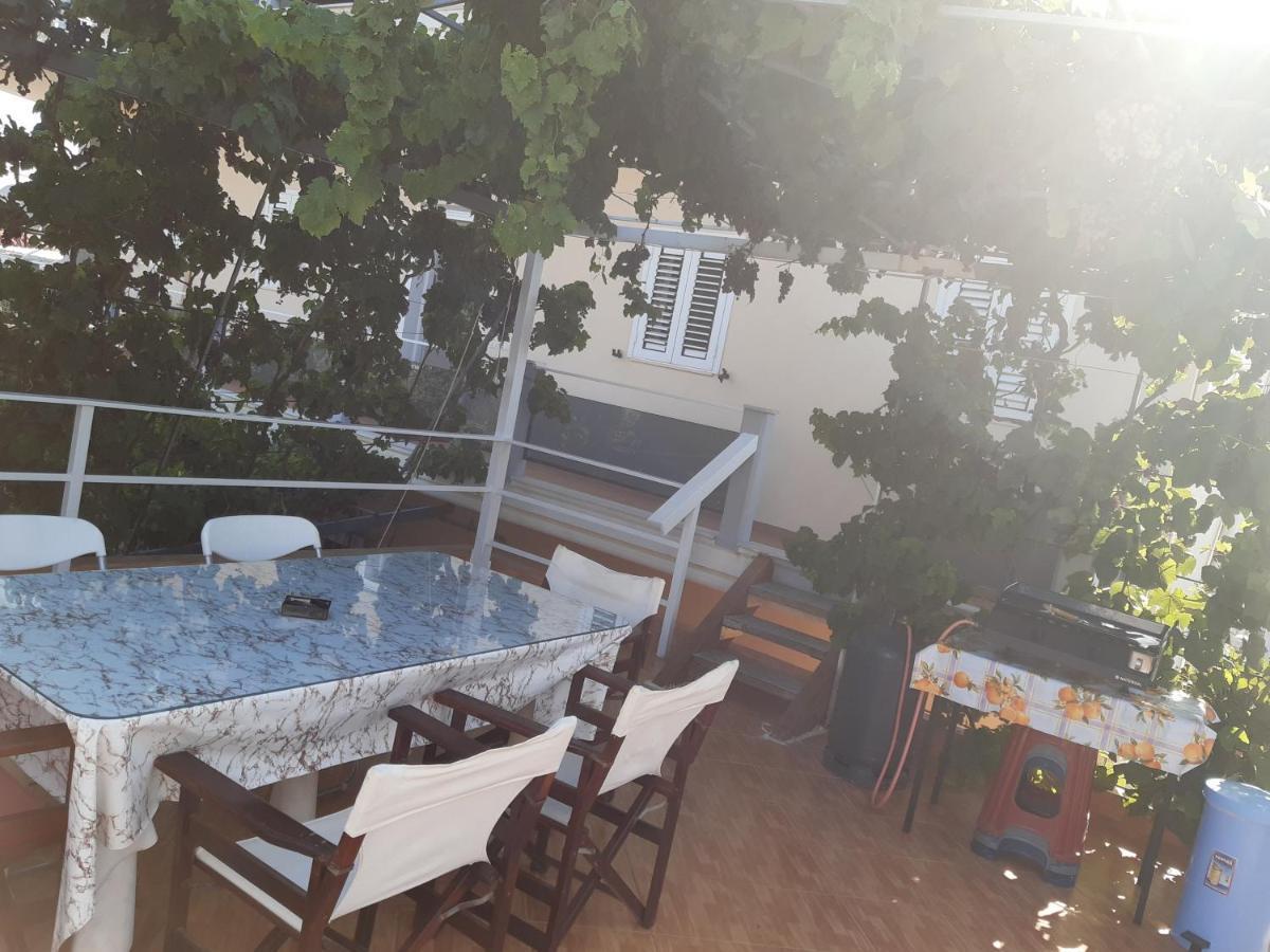 Collaku Apartment'S Vlorë Buitenkant foto