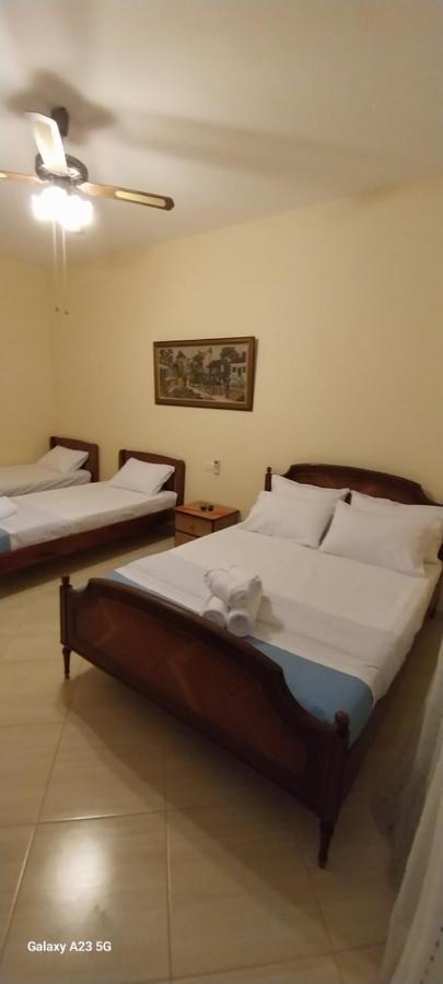 Collaku Apartment'S Vlorë Buitenkant foto