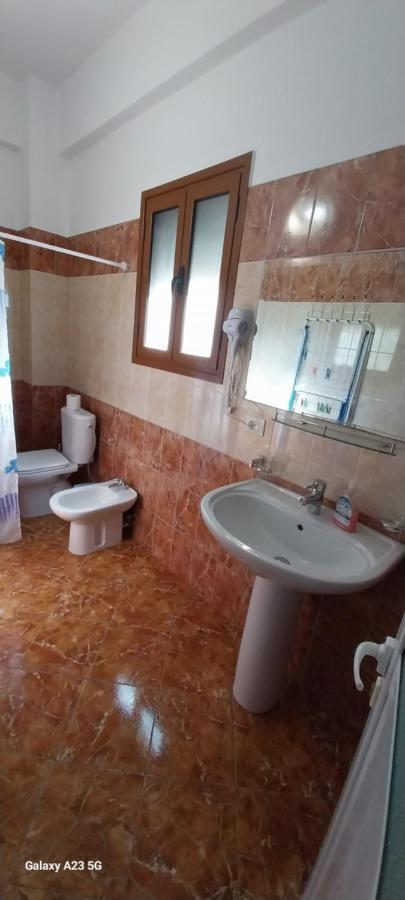 Collaku Apartment'S Vlorë Buitenkant foto