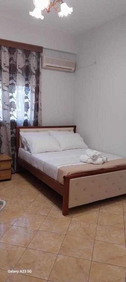 Collaku Apartment'S Vlorë Buitenkant foto