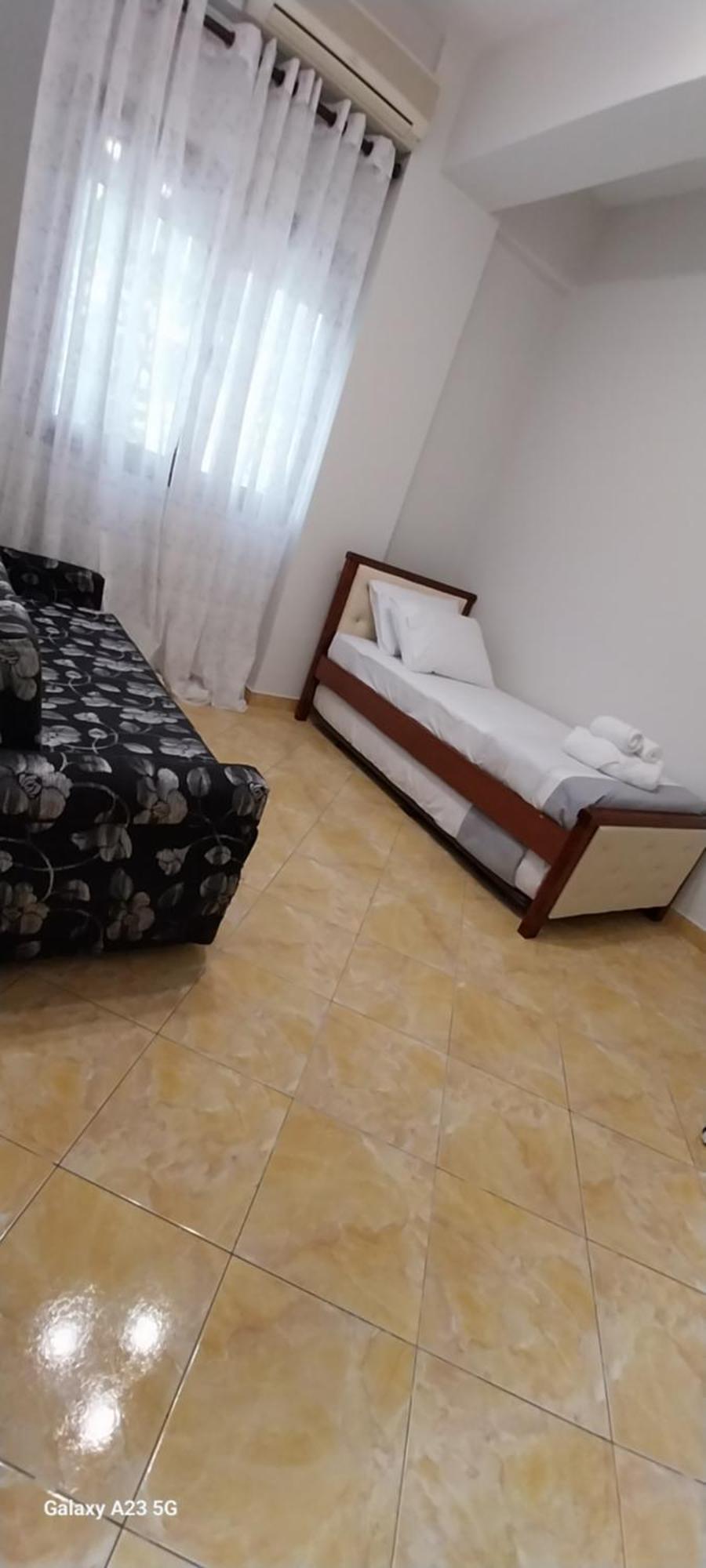 Collaku Apartment'S Vlorë Buitenkant foto