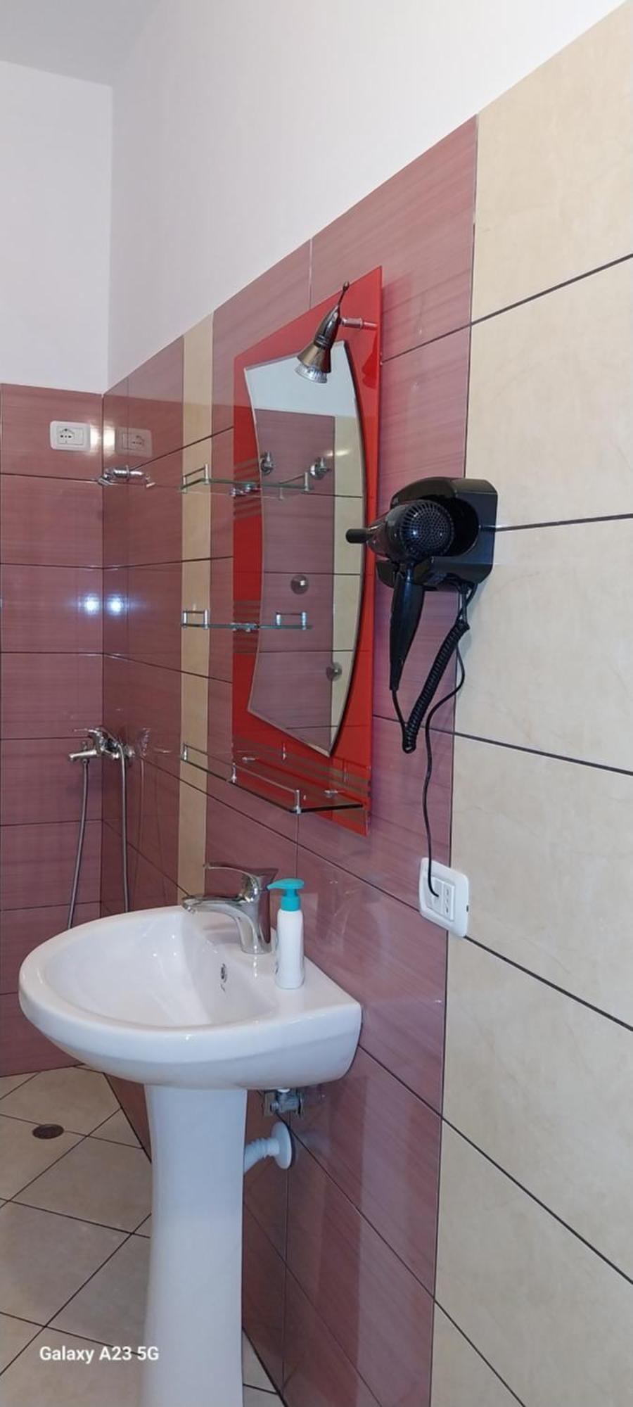 Collaku Apartment'S Vlorë Buitenkant foto